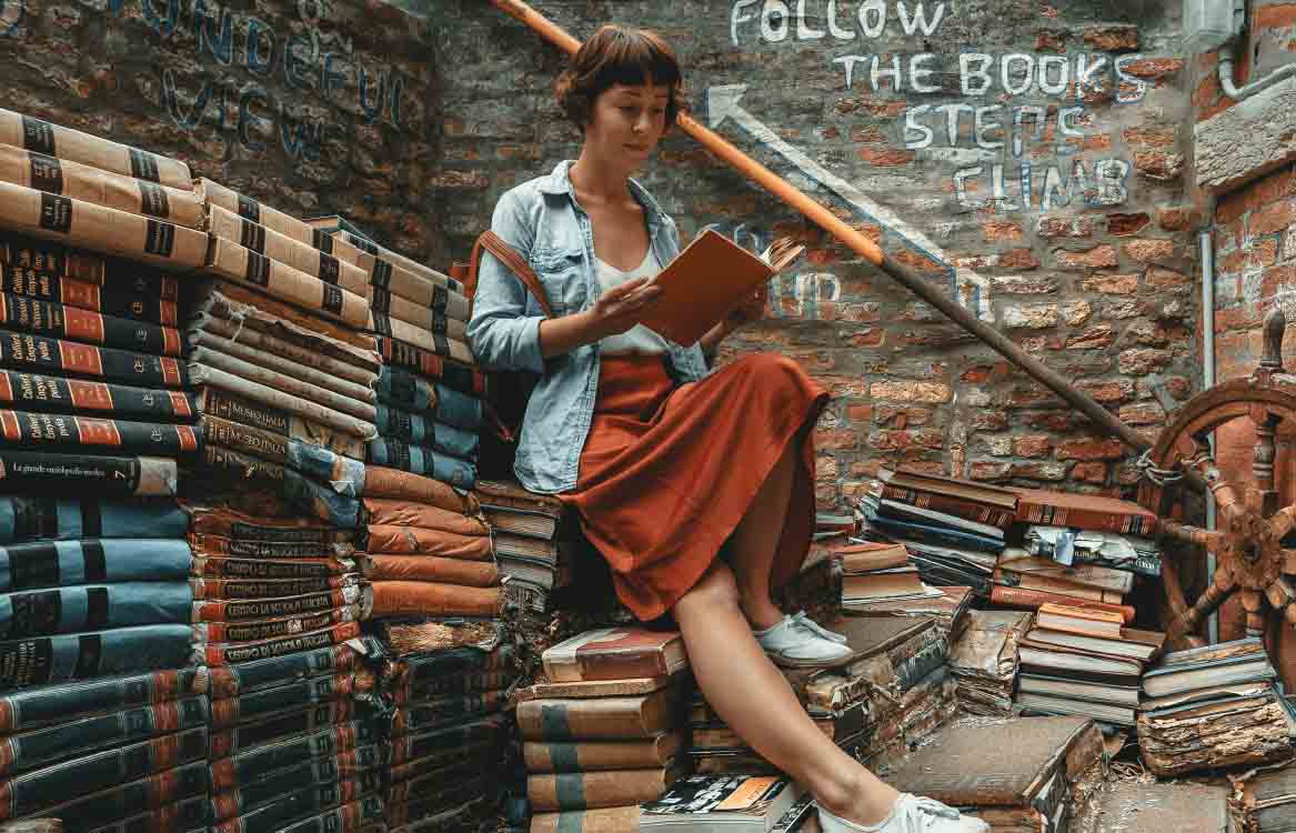 [2-6] 探討東西方之性別凝視對女性的影響