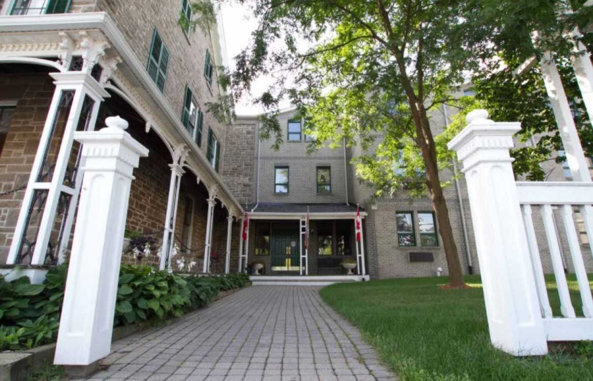 【2025】[12~17] 加拿大 Fulford Academy 英語夏令營